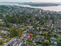 1427 LAWSON AVENUE  West Vancouver, BC V7T 2E9