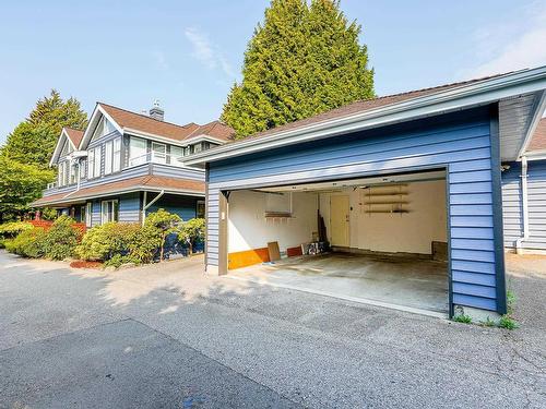 2504 Western Avenue, North Vancouver, BC 