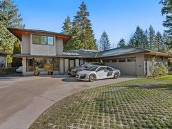 370 ST. JAMES CRESCENT  West Vancouver, BC V7S 1J8