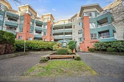 308 128 W 8 STREET  North Vancouver, BC V7M 3M1