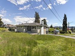 946 QUADLING AVENUE  Coquitlam, BC V3K 2A7