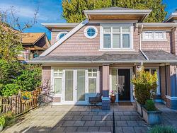 2129 GORDON AVENUE  West Vancouver, BC V7V 1W1