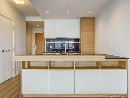 3302-4688 Kingsway  Burnaby, BC V5H 0E9