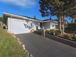 938 LEOVISTA AVENUE  North Vancouver, BC V7R 1R2