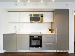 1701-999 Seymour Street  Vancouver, BC V6B 0M5