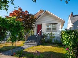 3313 E 26TH AVENUE  Vancouver, BC V5R 1M1