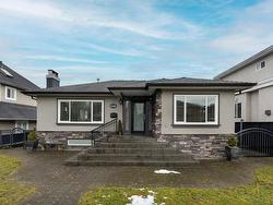 5516 Clarendon Street  Vancouver, BC V5R 3J9