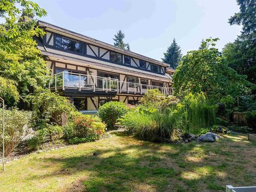 5704 Westport Road, West Vancouver, BC 