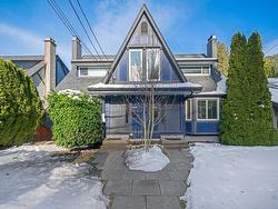 6387 CHATHAM STREET  West Vancouver, BC V7W 2E1