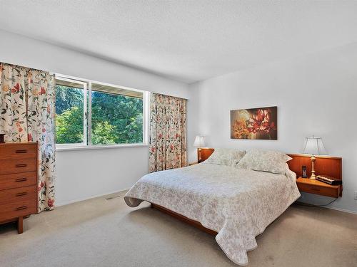 5749 Cranley Drive, West Vancouver, BC 