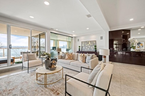 401-2015 Beach Avenue, Vancouver, BC 