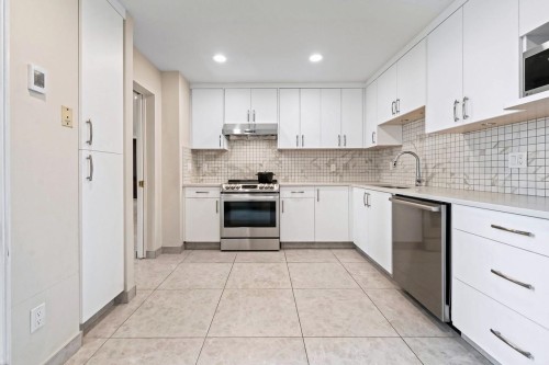 401-2015 Beach Avenue, Vancouver, BC 