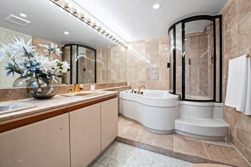 401-2015 Beach Avenue, Vancouver, BC 