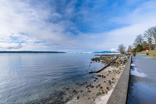 401-2015 Beach Avenue, Vancouver, BC 