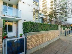 1303 Civic Place Mews  North Vancouver, BC V7M 0B2