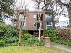 305-2239 1st Avenue W Vancouver, BC V6K 1G1