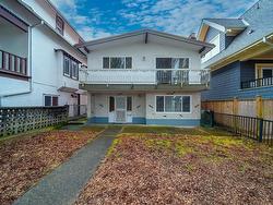 2328 Graveley Street  Vancouver, BC V5L 3C4