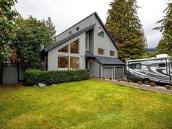 1611 LOCKEHAVEN ROAD  North Vancouver, BC V7G 2H3