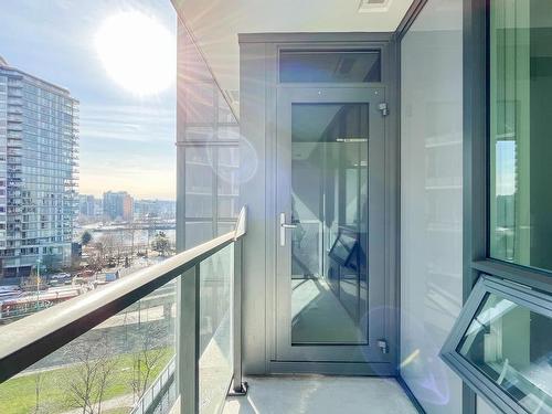 805-68 Smithe Street, Vancouver, BC 