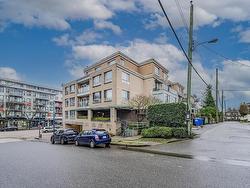 211 5818 LINCOLN STREET  Vancouver, BC V5R 4P7