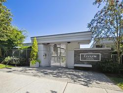 301 918 KEITH ROAD  West Vancouver, BC V7T 1M3