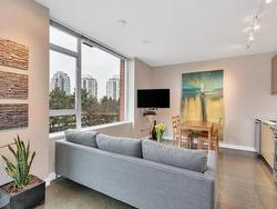 501-221 Union Street  Vancouver, BC V6A 0B4