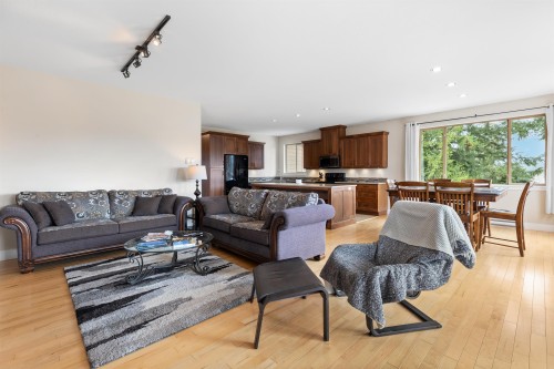 5781 Genni'S Way, Sechelt, BC 