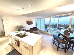 809-4638 Gladstone Street  Vancouver, BC V5N 0G5