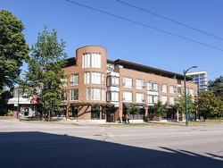 202-3089 Oak Street  Vancouver, BC V6H 2K8