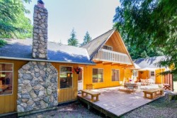 552 Club Crescent  Mayne Island, BC V0N 2J1