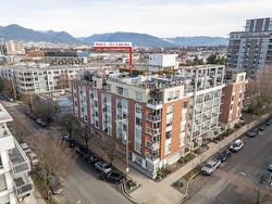 PH612-311 6th Avenue E Vancouver, BC V5T 0G9