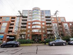 602-518 14th Avenue W Vancouver, BC V5Z 4N5