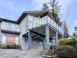 372 Montroyal Boulevard  North Vancouver, BC V7N 4E5