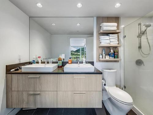 2208-3007 Glen Drive, Coquitlam, BC 