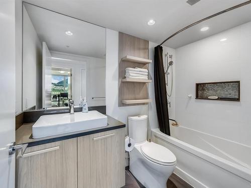 2208-3007 Glen Drive, Coquitlam, BC 