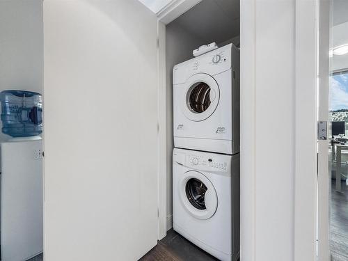 2208-3007 Glen Drive, Coquitlam, BC 