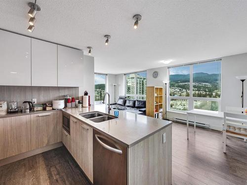 2208-3007 Glen Drive, Coquitlam, BC 