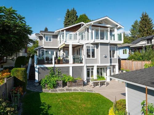 427 7Th Street E, North Vancouver, BC 