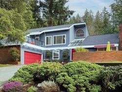 6020 Glenwynd Place  West Vancouver, BC V7W 2W5