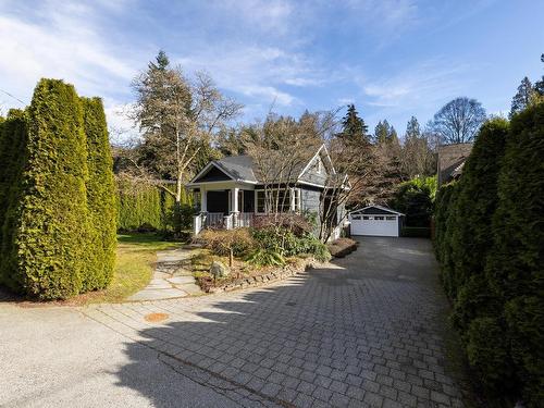 5648 Eagle Harbour Road, West Vancouver, BC 