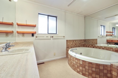 1091 Richelieu Avenue, Vancouver, BC 