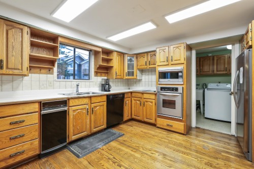 1091 Richelieu Avenue, Vancouver, BC 