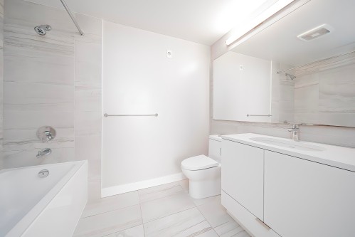 1304-8761 University Crescent, Burnaby, BC 