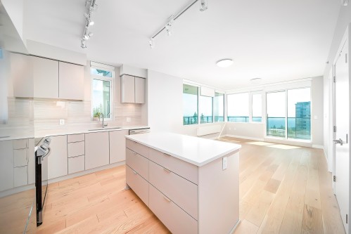 1304-8761 University Crescent, Burnaby, BC 