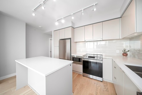 1304-8761 University Crescent, Burnaby, BC 