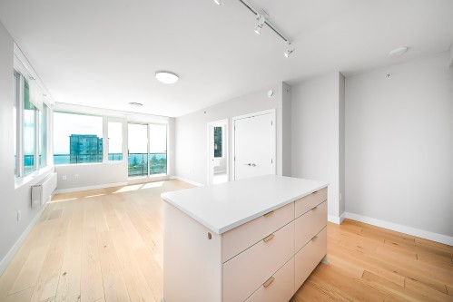 1304-8761 University Crescent, Burnaby, BC 