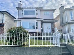 3288 Napier Street  Vancouver, BC V5K 2X1