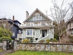 3-335 13th Avenue W Vancouver, BC V5Y 1W2