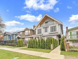 3132 E 20TH AVENUE  Vancouver, BC V5M 2V5