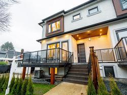 3292 W 24TH AVENUE  Vancouver, BC V6L 1R8